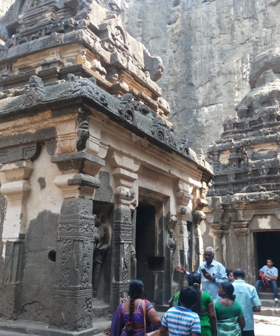?ऐतिहासिक अजंठा- वेरूळ लेणी- घृष्णेश्वर ज्योतिर्लिंग -  लोणार सरोवर आणि संत जन्म भूमी पैठण सफर...?