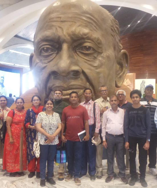 ?स्टॅच्यू ऑफ युनिटी- लक्ष्मी विलास पॅलेस- कुबेर भंडारी शिव मंदिर- नीलकंठ धाम: स्वामींनारायन मंदिर- गरुडेश्वर दत्त मंदिर?