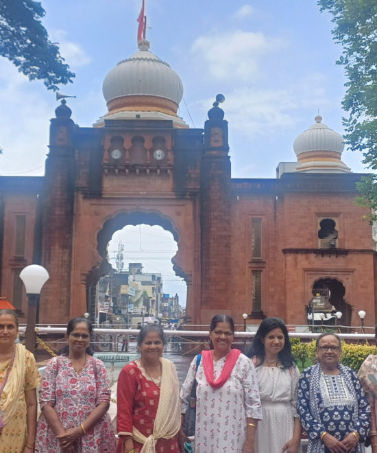 ?श्रीशैलम मल्लिकार्जुन ज्योतिर्लिंग सहित पिठापुर - कुरवपुर - मंथनगोड, मंत्राल्यम मंदिर दर्शन यात्रा?